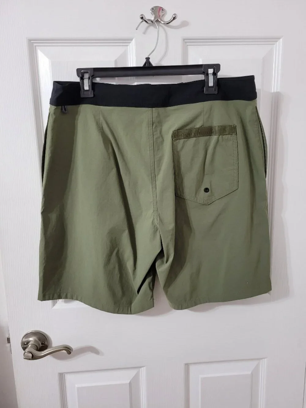 J. Crew Men's Original Swimwear Board Shorts Size 34 Olive Green & Black NWT